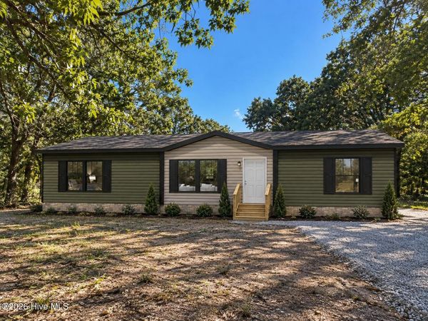 6351 Canadian Avenue , Hope Mills, NC 28348