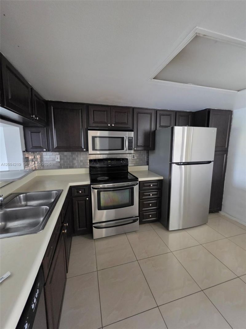 855 SW 113th Way, Unit 855, Pembroke Pines, FL 33025 Photo