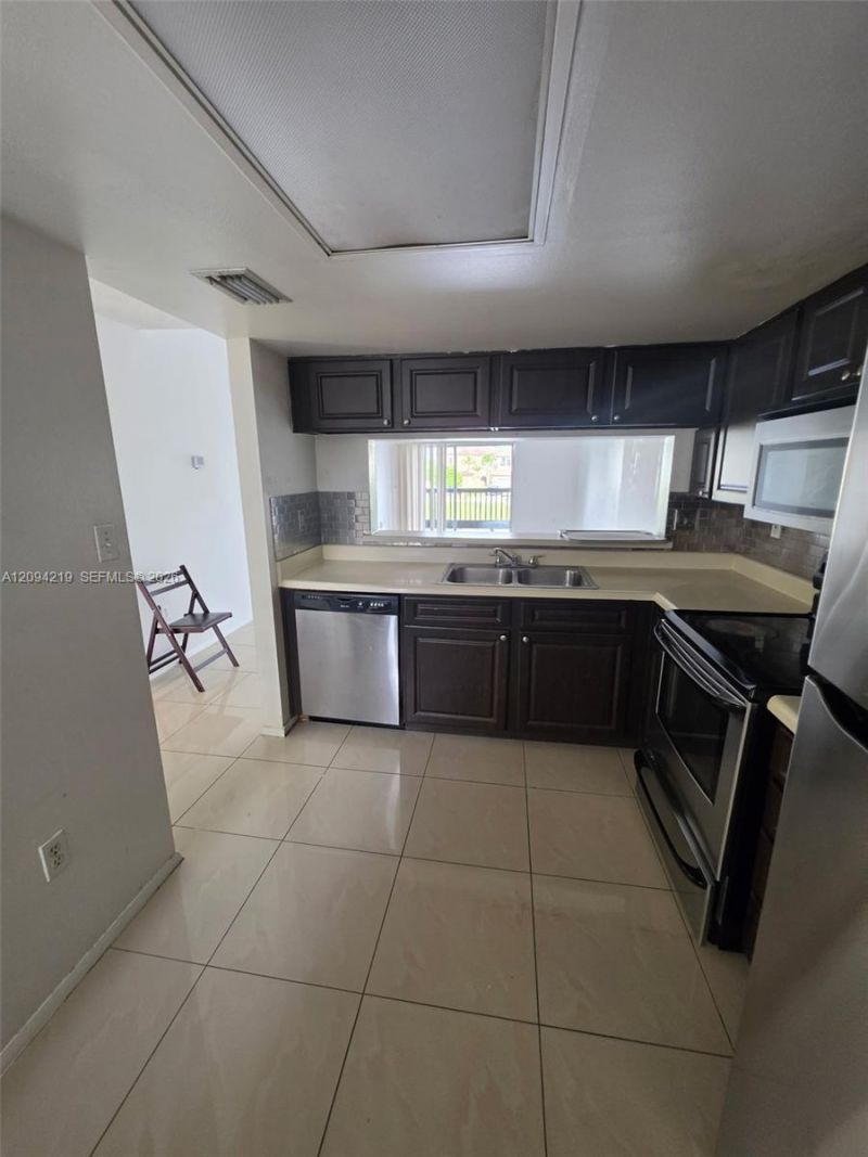 855 SW 113th Way, Unit 855, Pembroke Pines, FL 33025 Photo