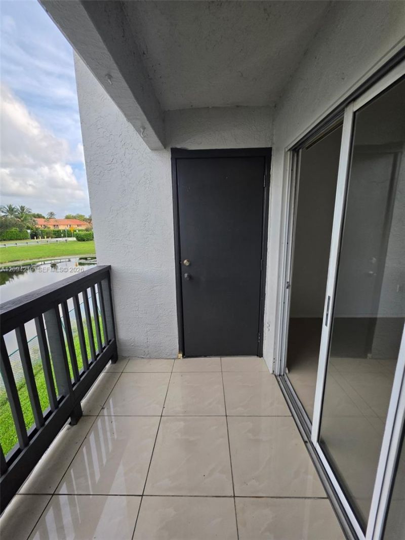 855 SW 113th Way, Unit 855, Pembroke Pines, FL 33025 Photo