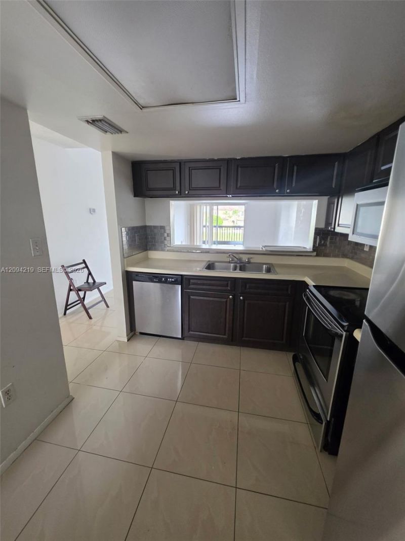 855 SW 113th Way, Unit 855, Pembroke Pines, FL 33025 Photo