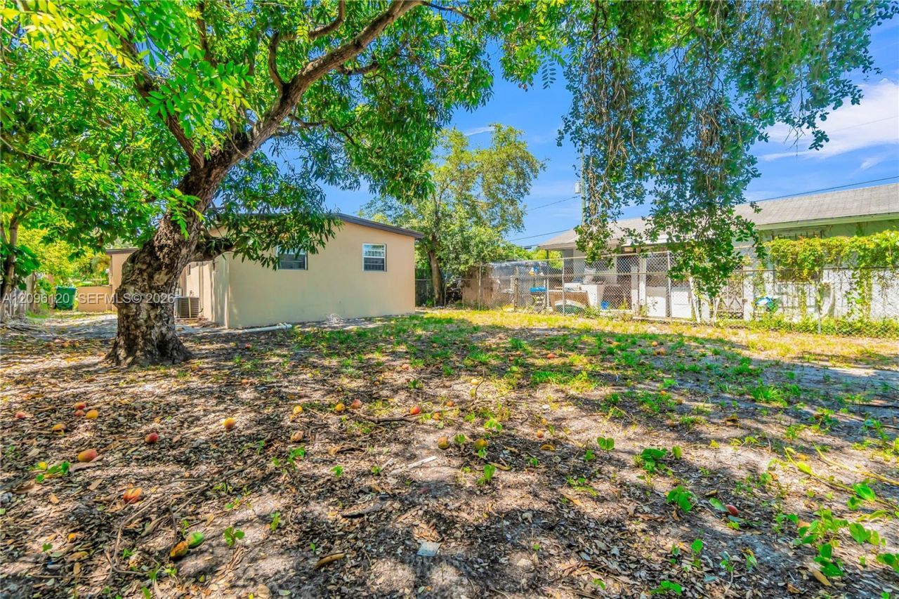 2910 NW 47th St, Miami, FL 33142 Photo
