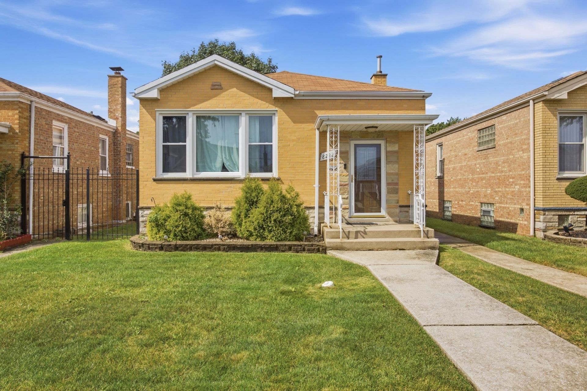 8222 S Albany Avenue, Chicago, IL 60652 Main Photo