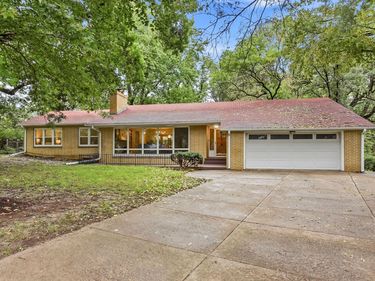 1420 ARBORCREST Lane, COUNCIL BLUFFS, IA 51503