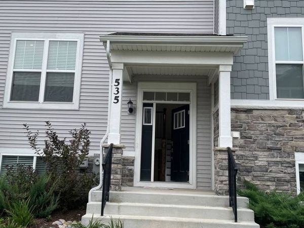 535 Wolverine Drive , Aurora, IL 60502