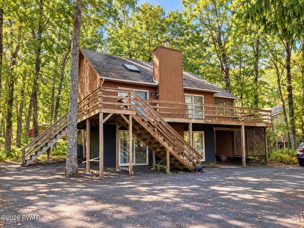 102 Corral Lane, Lords Valley, PA 18428