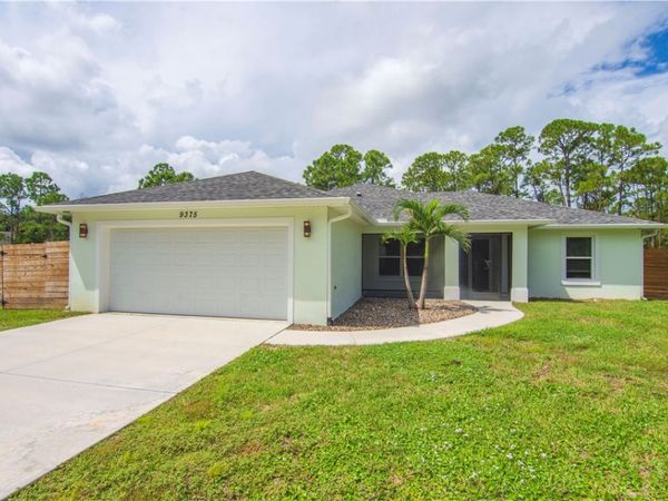 9375 104th Avenue , Vero Beach, FL 32967