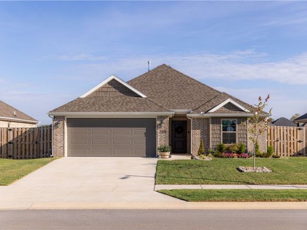 1108 Greendale Avenue, Lowell, AR 72745