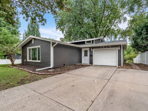1415 Fairlane Drive , Bettendorf, IA 52722