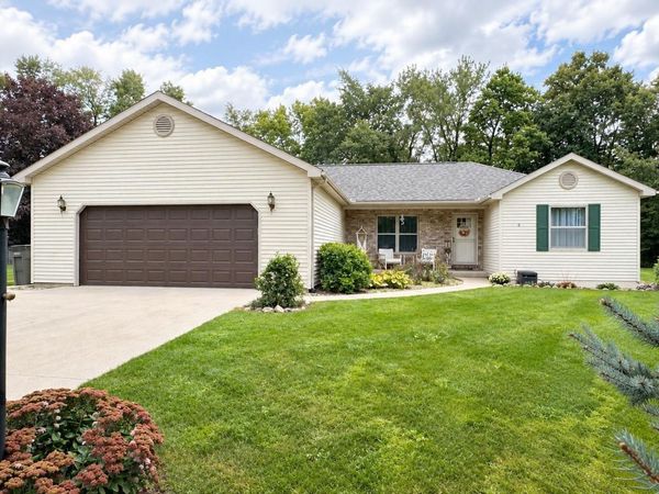 216 Cindy Court, Millersburg, IN 46543