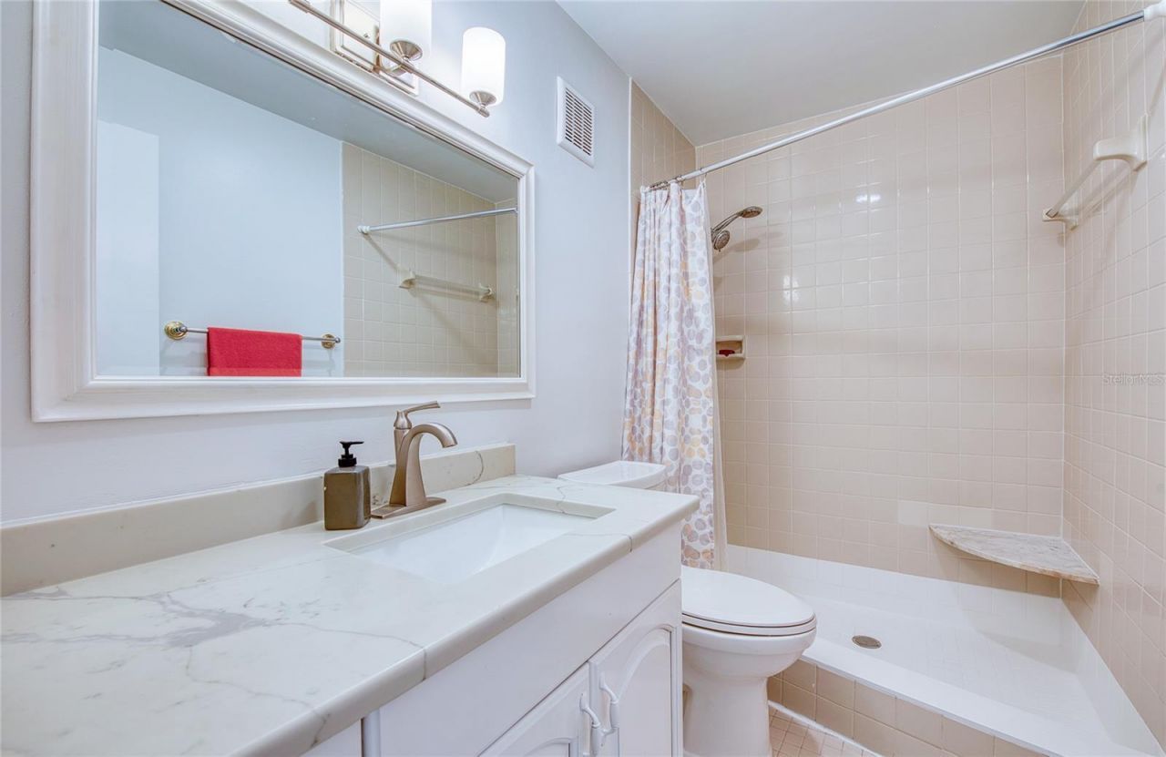 4681 1st Street Ne, Unit 301, Saint Petersburg, FL 33703 Photo