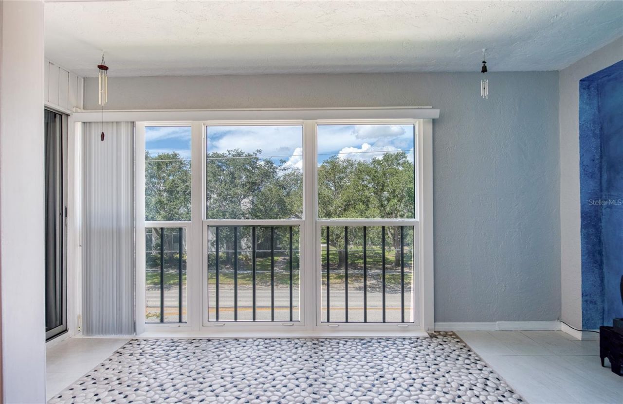 4681 1st Street Ne, Unit 301, Saint Petersburg, FL 33703 Photo