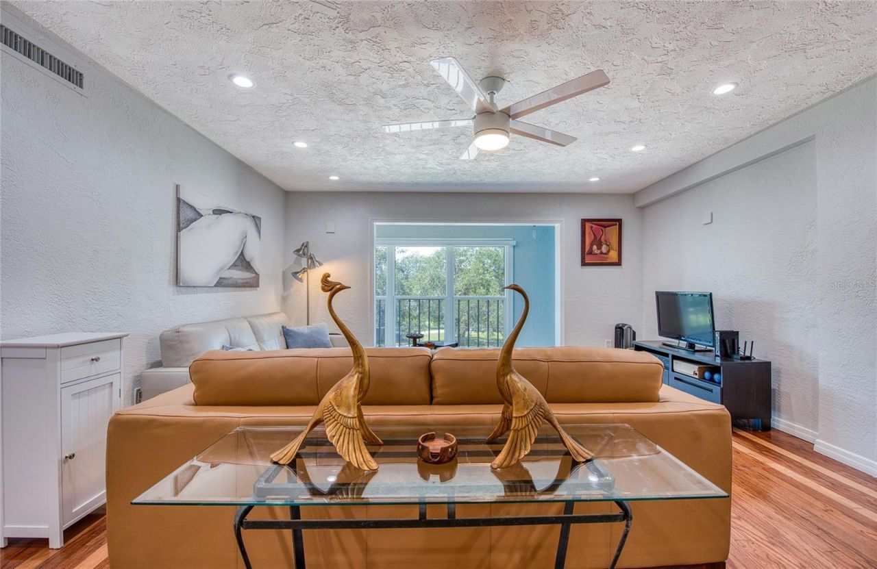 4681 1st Street Ne, Unit 301, Saint Petersburg, FL 33703 Photo