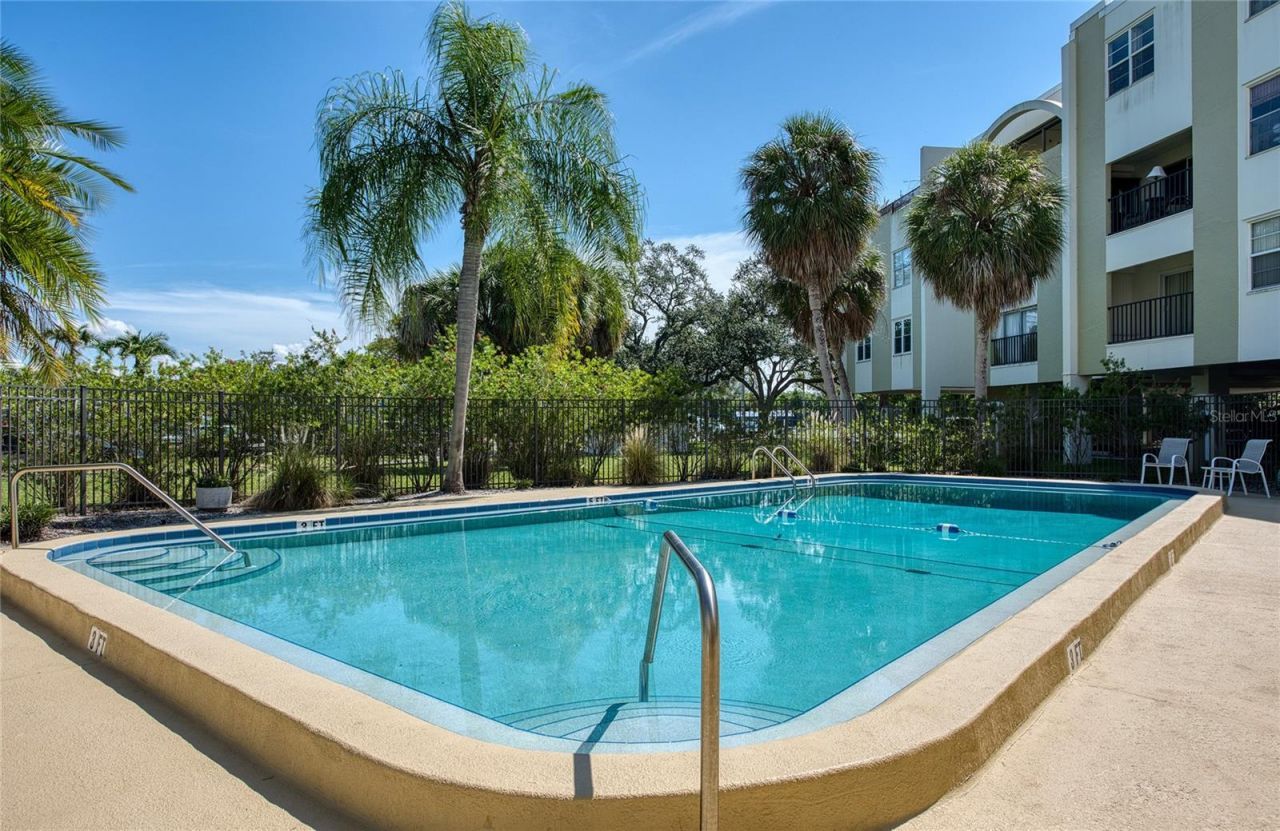 4681 1st Street Ne, Unit 301, Saint Petersburg, FL 33703 Photo
