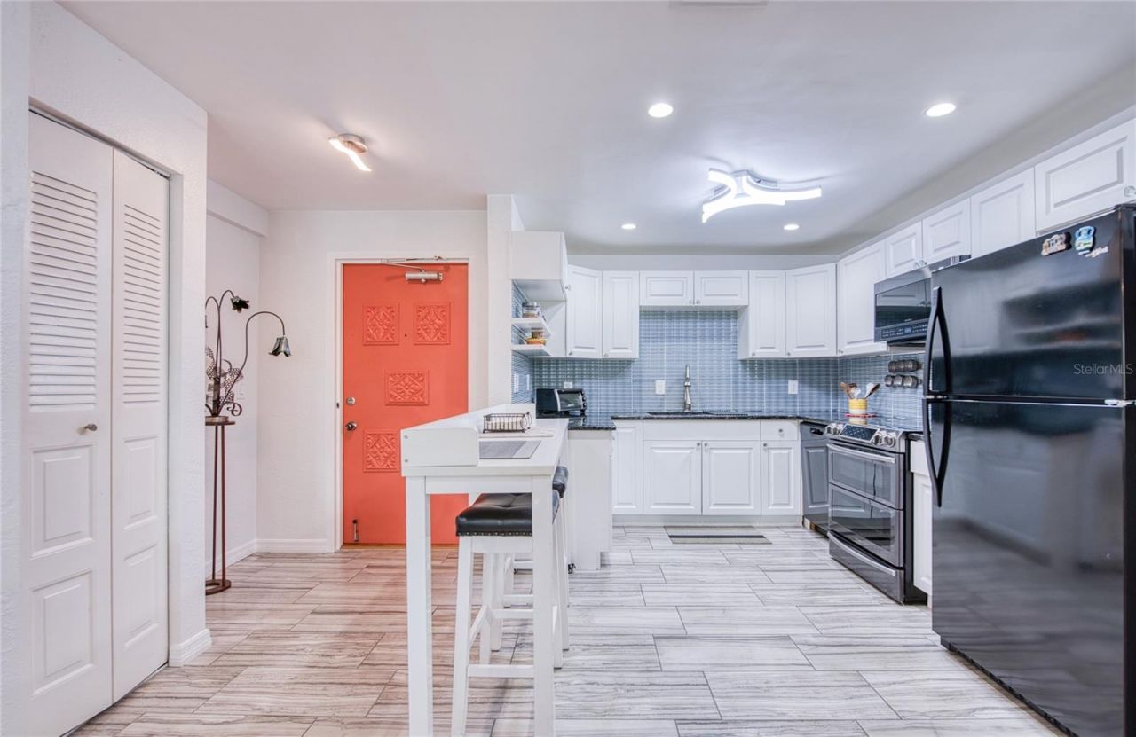 4681 1st Street Ne, Unit 301, Saint Petersburg, FL 33703 Photo
