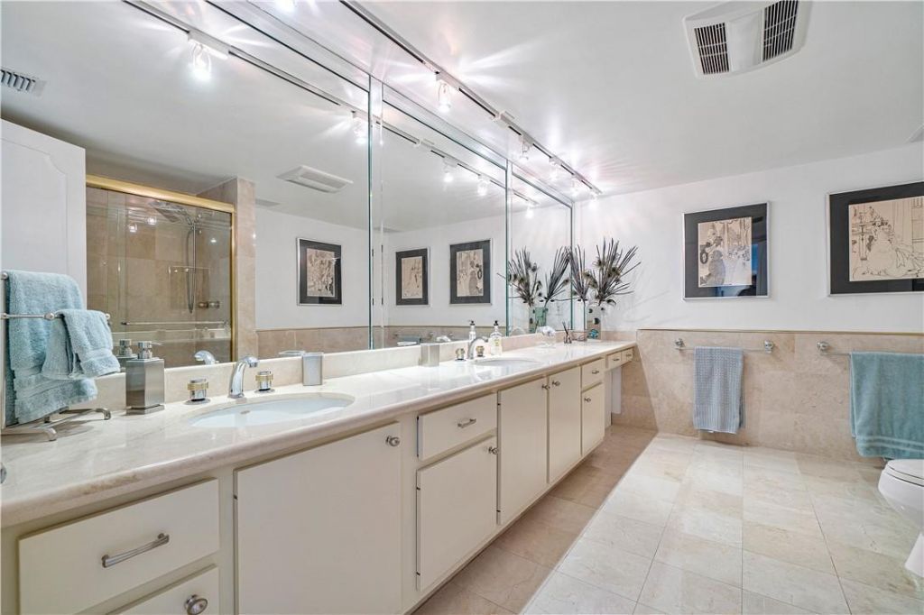 95 N Birch Road, Unit 900, Fort Lauderdale, FL 33304 Photo
