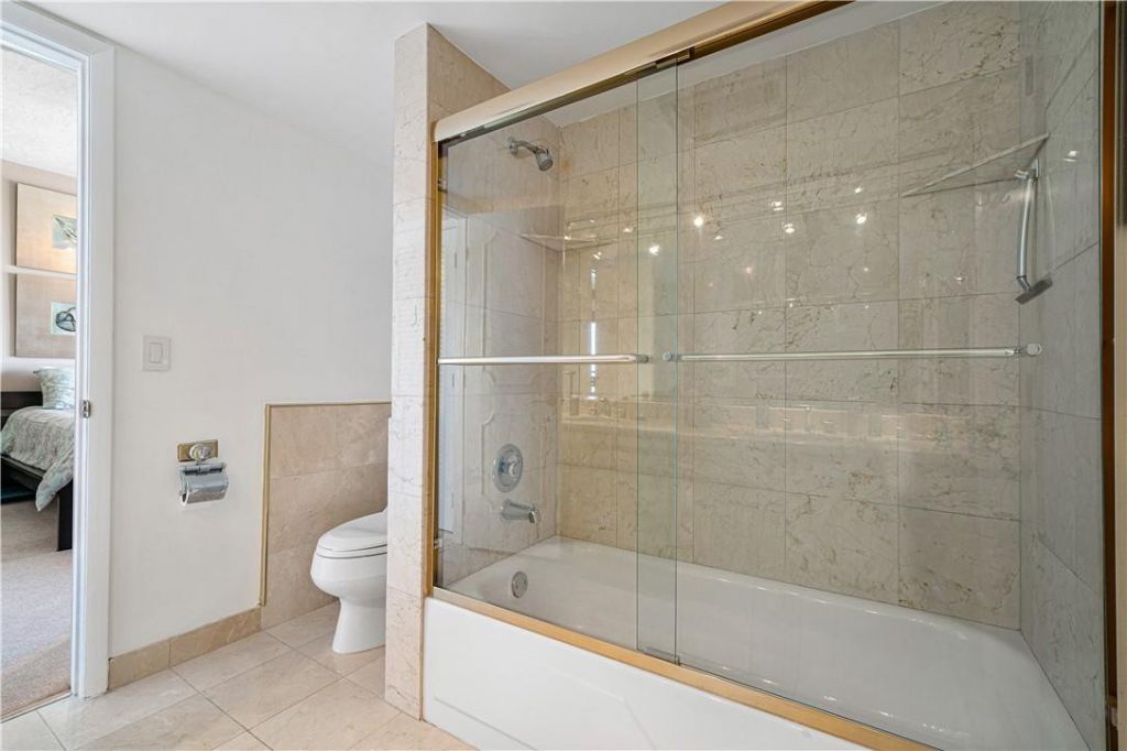 95 N Birch Road, Unit 900, Fort Lauderdale, FL 33304 Photo