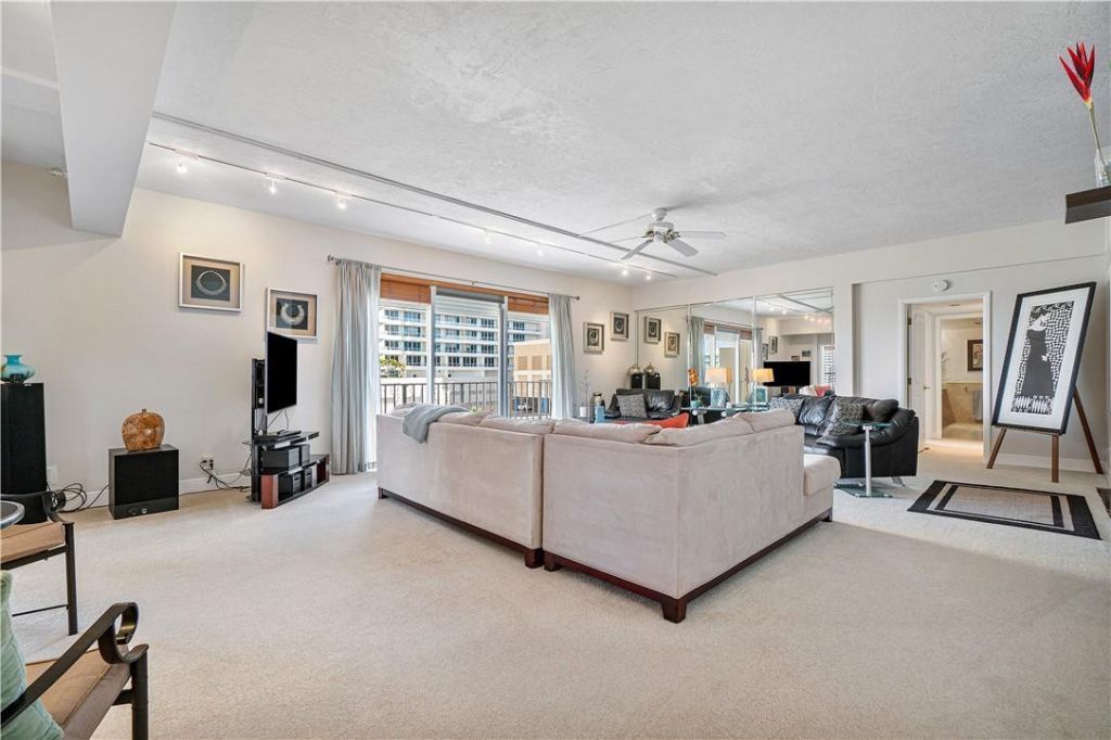 95 N Birch Road, Unit 900, Fort Lauderdale, FL 33304 Photo