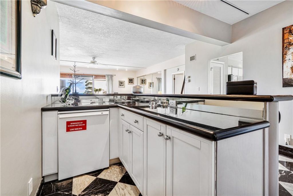 95 N Birch Road, Unit 900, Fort Lauderdale, FL 33304 Photo