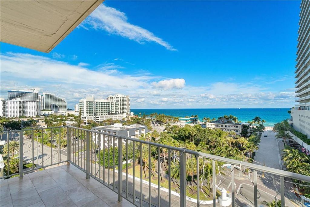 95 N Birch Road, Unit 900, Fort Lauderdale, FL 33304 Photo