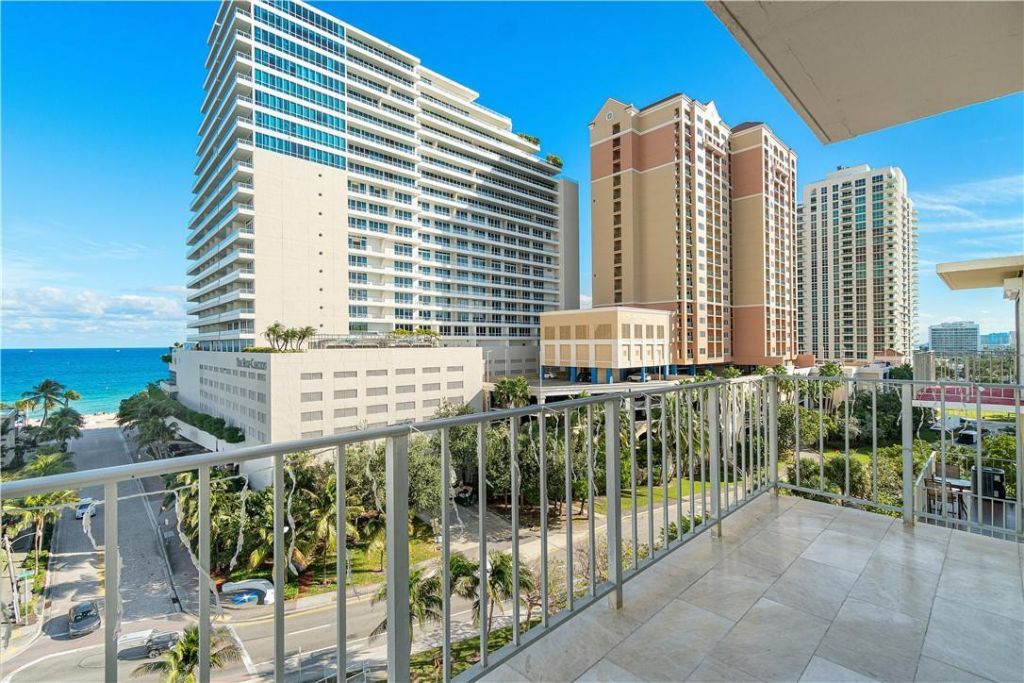 95 N Birch Road, Unit 900, Fort Lauderdale, FL 33304 Photo