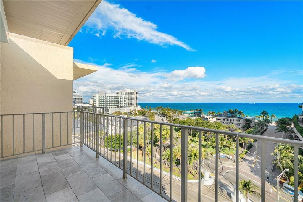 95 N Birch Road, Unit 900, Fort Lauderdale, FL 33304 Photo