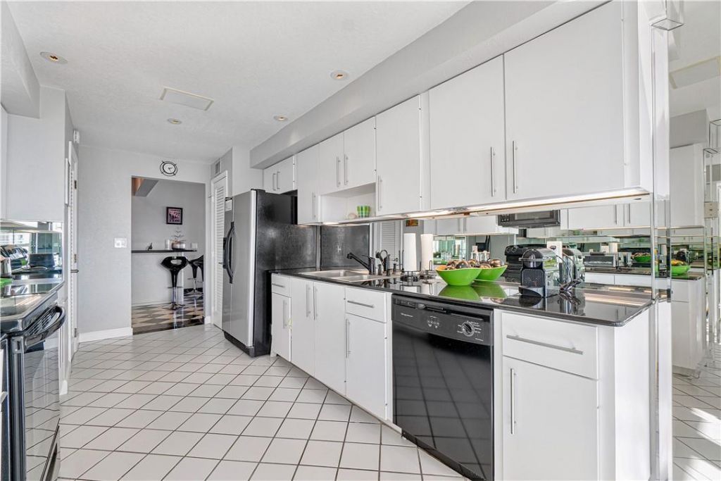 95 N Birch Road, Unit 900, Fort Lauderdale, FL 33304 Photo