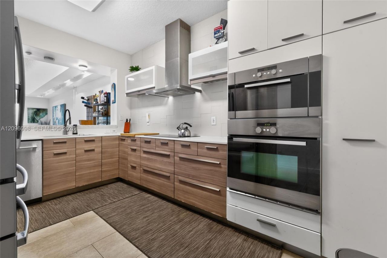 10730 NW 66th St, Unit 102, Doral, FL 33178 Photo