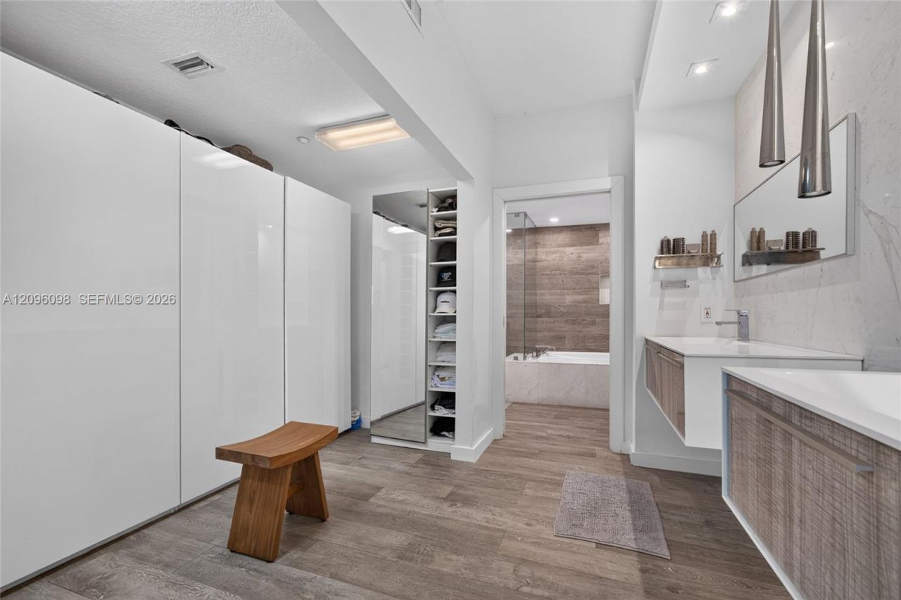 10730 NW 66th St, Unit 102, Doral, FL 33178 Photo