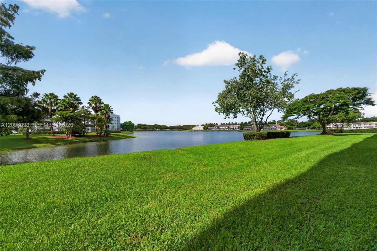 10730 NW 66th St, Unit 102, Doral, FL 33178 Photo