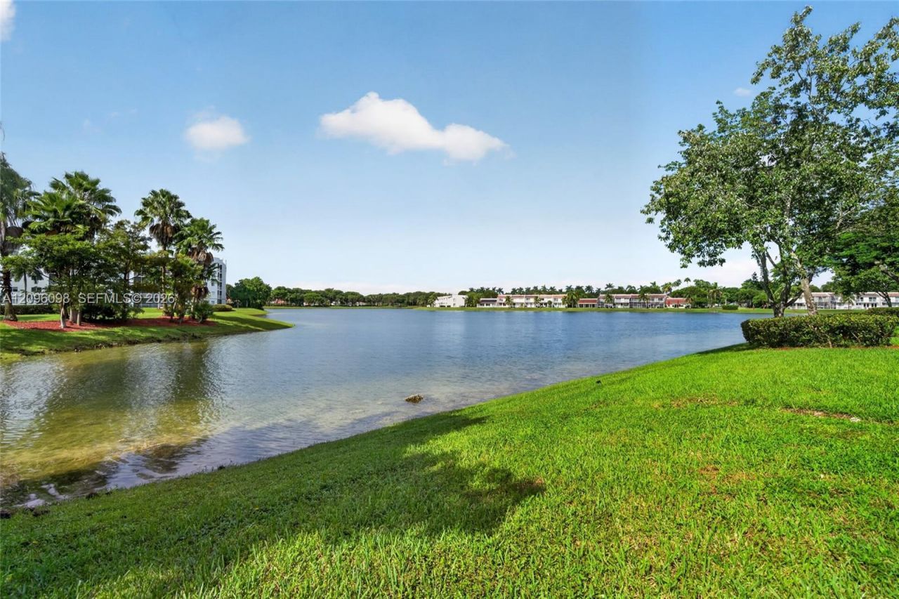 10730 NW 66th St, Unit 102, Doral, FL 33178 Photo