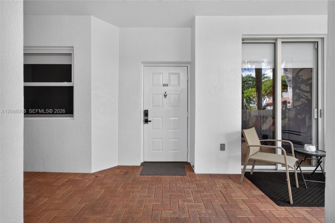 10730 NW 66th St, Unit 102, Doral, FL 33178 Photo