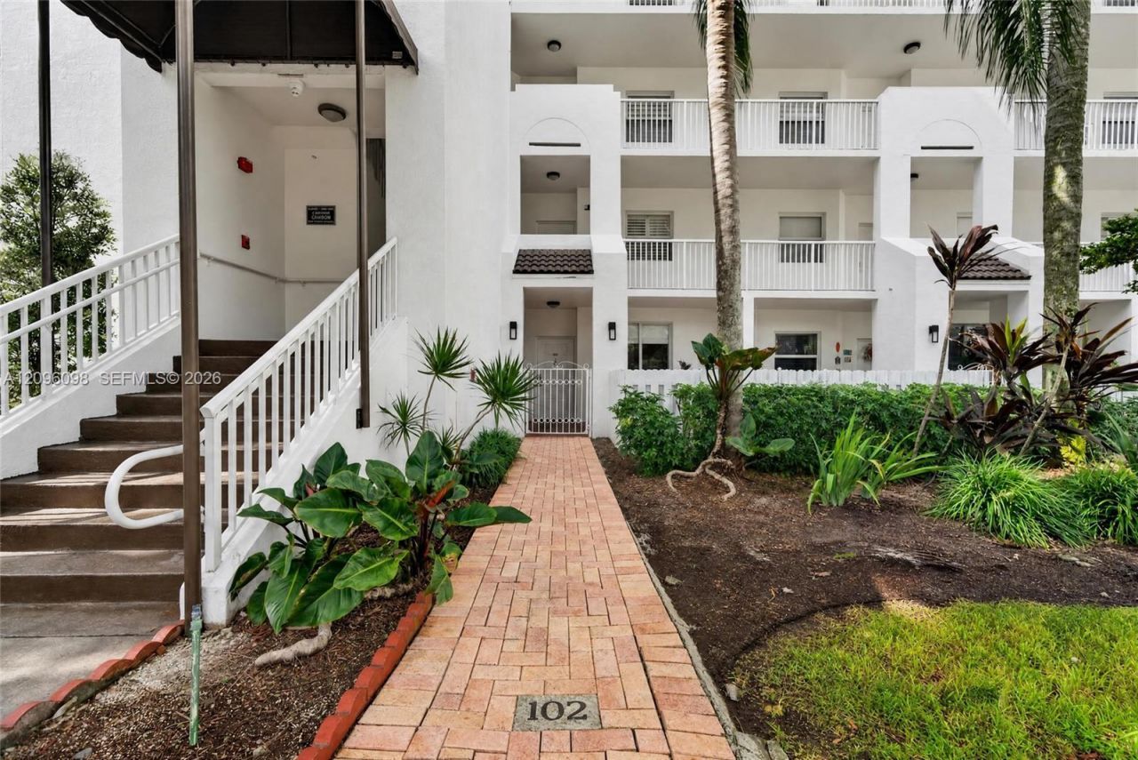 10730 NW 66th St, Unit 102, Doral, FL 33178 Photo