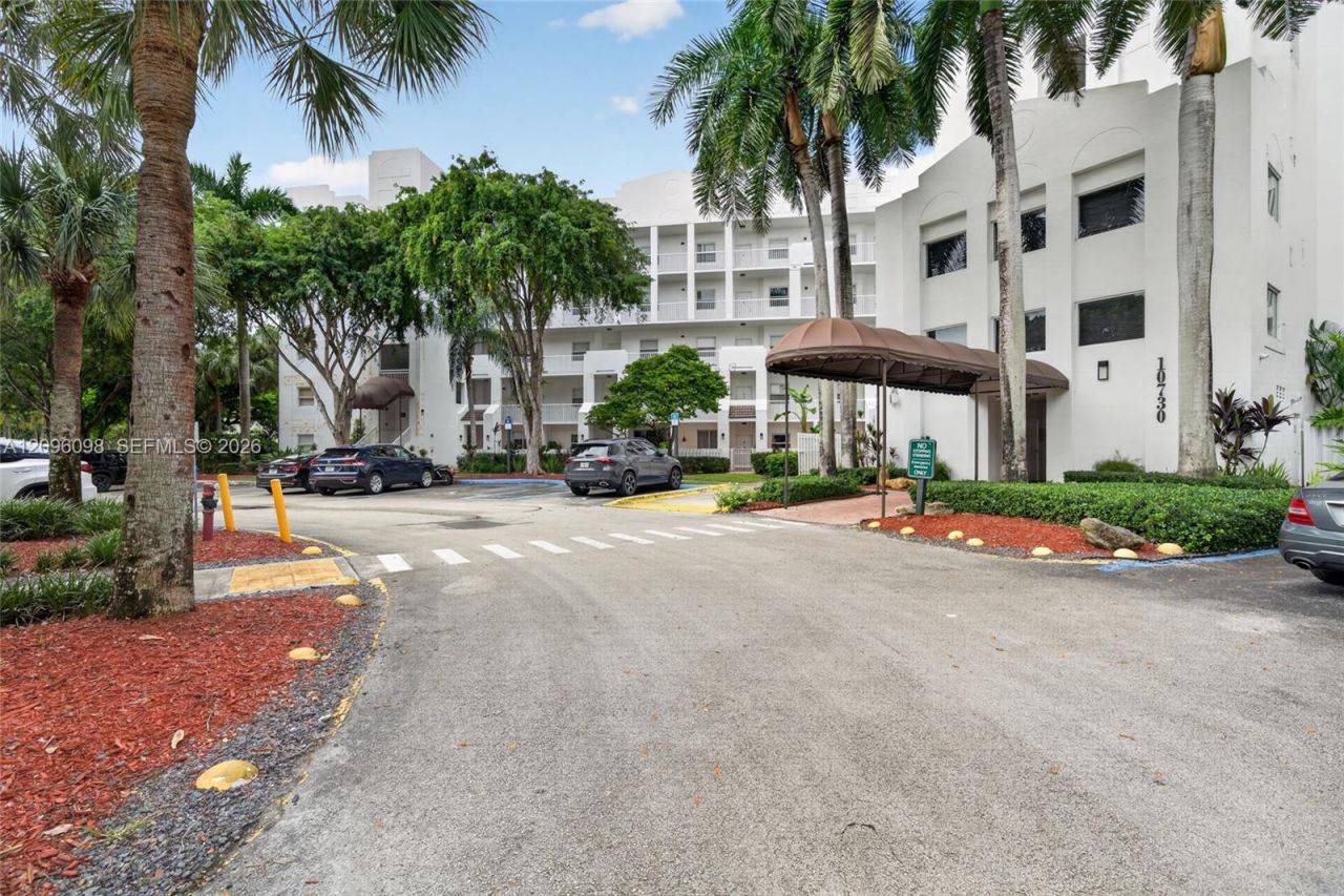 10730 NW 66th St, Unit 102, Doral, FL 33178 Photo