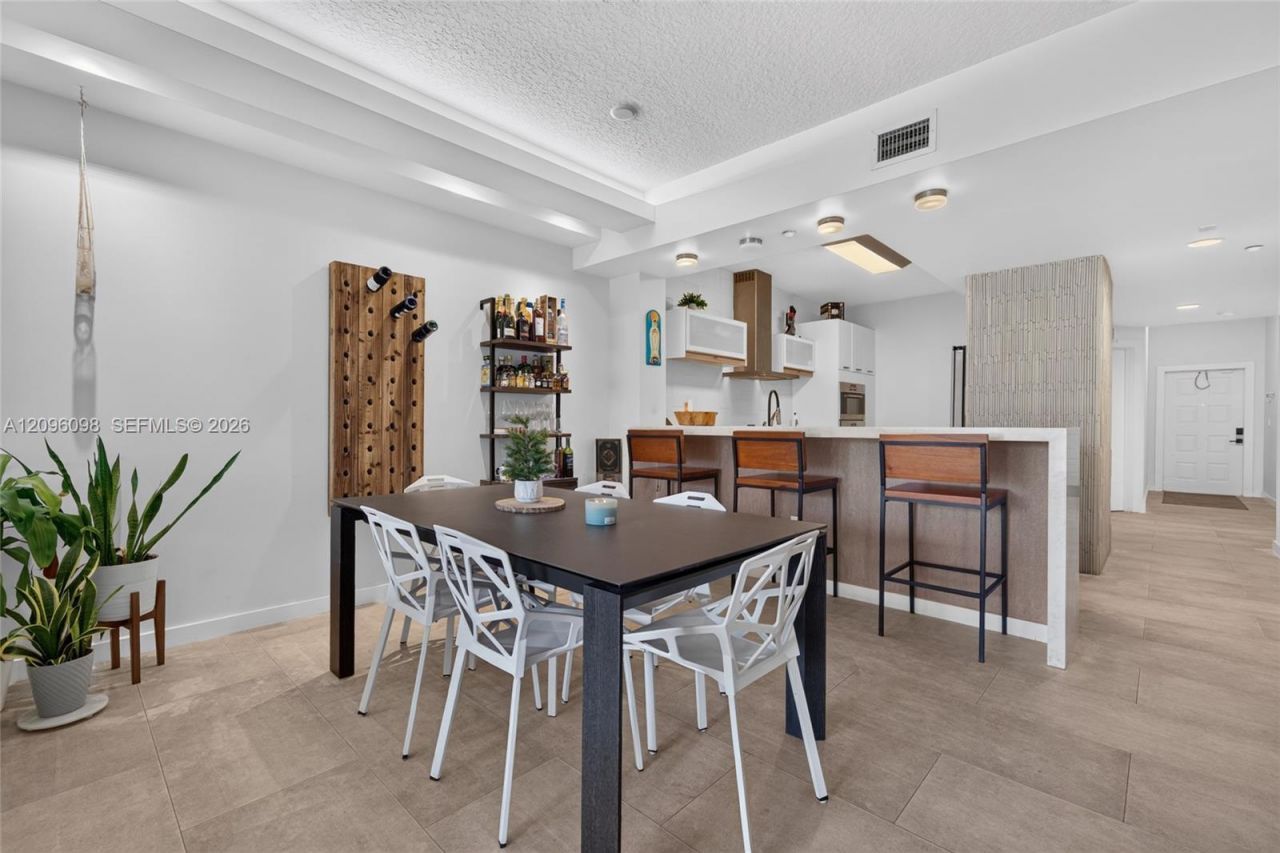 10730 NW 66th St, Unit 102, Doral, FL 33178 Photo