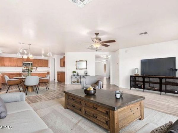 1272 W PINKLEY Avenue, Coolidge, AZ 85128