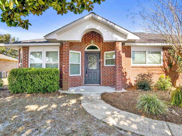 512 Batten Blvd, Pensacola, FL 32507