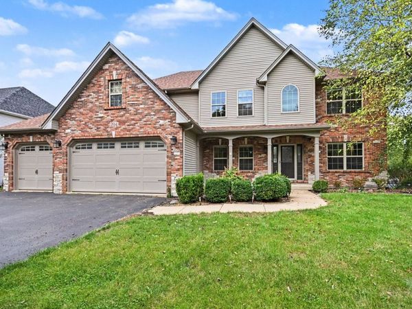 204 Holly Lane , Oswego, IL 60543