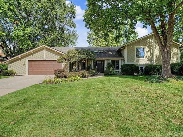 1381 Hickoryview Court, Washington TWP, OH 45458