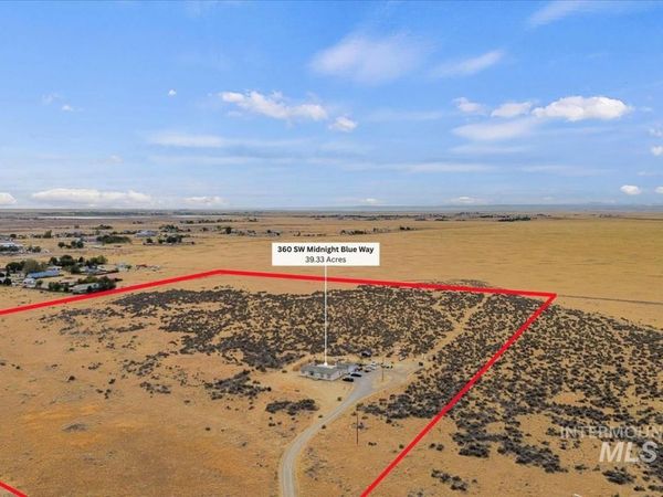 360 SW Midnight Blue Way, Mountain Home, ID 83647