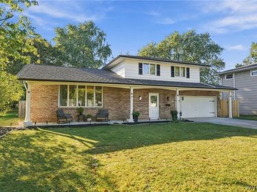 10 Sweetwood Drive N, Buffalo, NY 14228