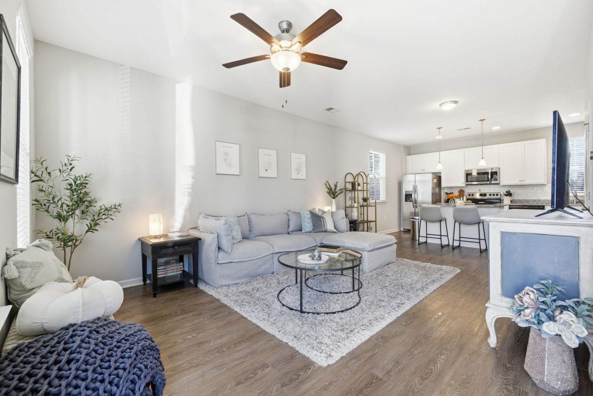 3557 Bristol Ln.  Photo 4