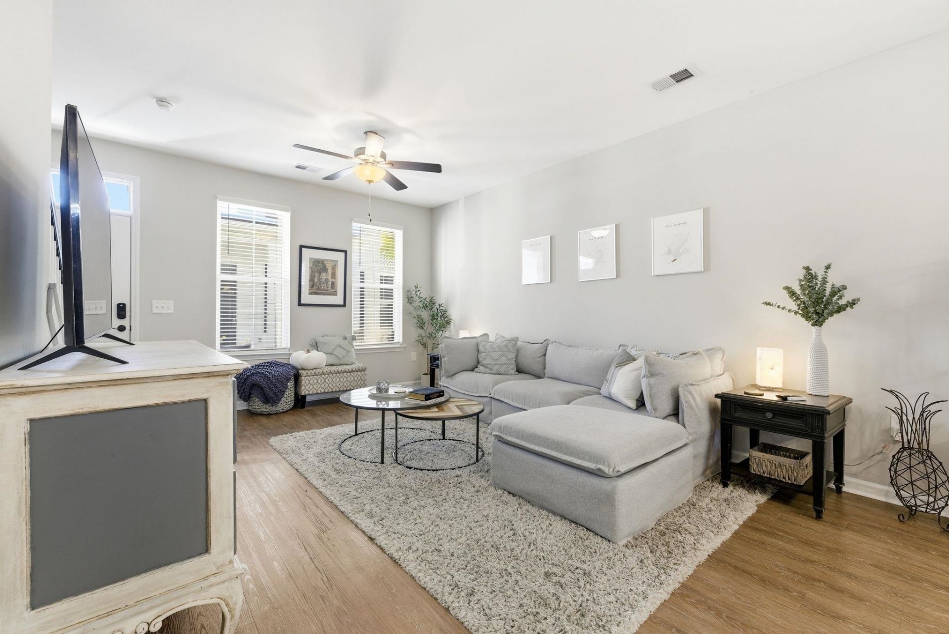 3557 Bristol Ln.  Photo 5