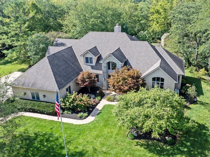 5412 Thornhill Court, Grove City, OH 43123 Photo 2