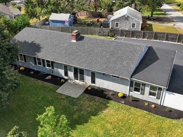 42 Hazelmoor Rd, Yarmouth, MA 02664