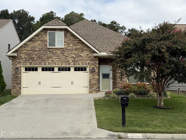 12101 Woodhollow Lane, Knoxville, TN 37932