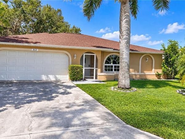 302 SE 1st PL , CAPE CORAL, FL 33990