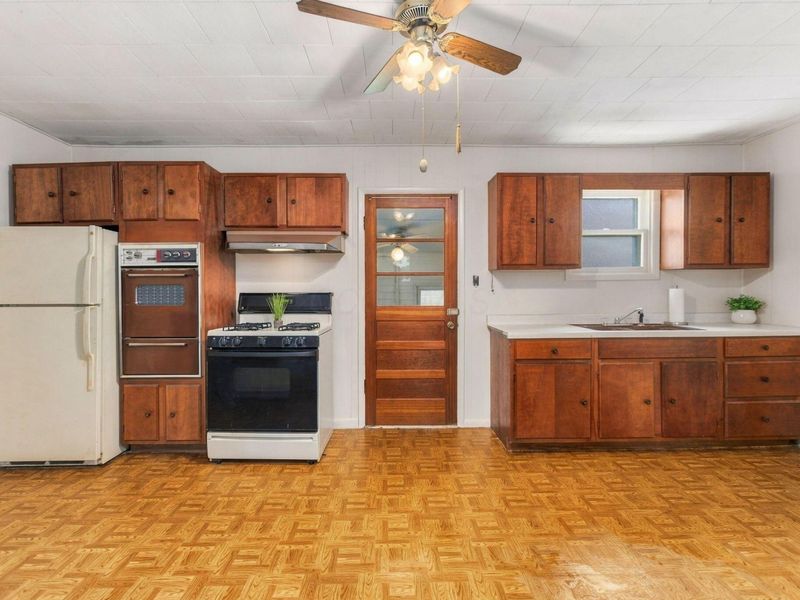24180 State Route 207, New Holland, OH 43145 Photo 16