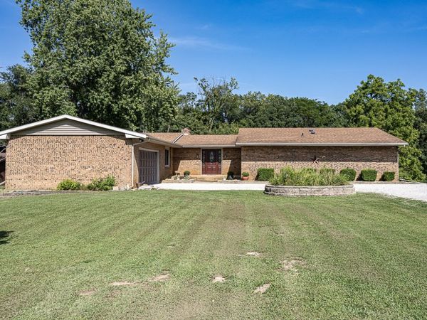 19079 N 25 East Road , Danvers, IL 61732