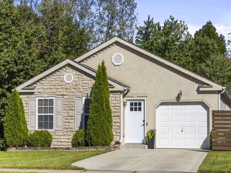 2796 Sussex Place Drive, Grove City, OH 43123 Photo 2